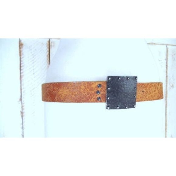 Vintage Cyd Woo wide brown distressed leather silver plate buckle belt - Picture 4 of 5